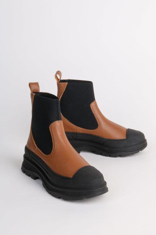 COURT LUG SOLE PLATFORM BOOT - Cafe